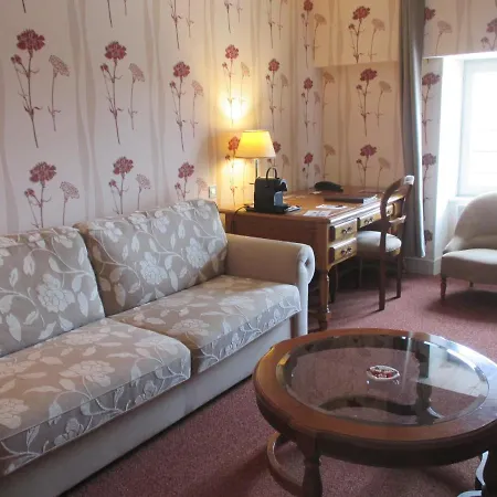 Chateau Des Monthairons Restaurant Gastromaison Privatif Hotel 4*