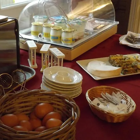 Chateau Des Monthairons Restaurant Gastromaison Privatif 4*