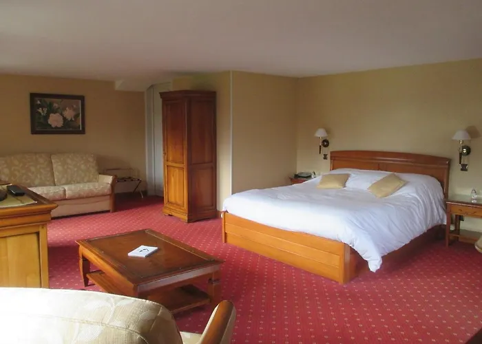 Отель Chateau Des Monthairons Restaurant Gastromaison Privatif 4*