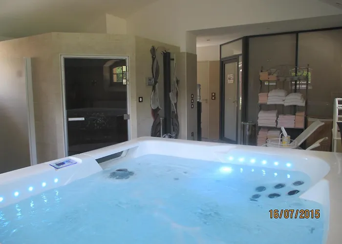 Chateau Des Monthairons Restaurant Gastromaison Privatif Отель Ле-Монтэрон