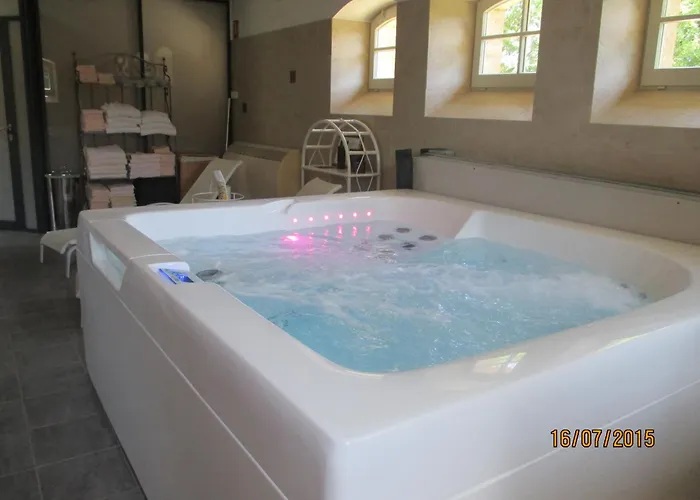 Отель Chateau Des Monthairons Restaurant Gastromaison Privatif