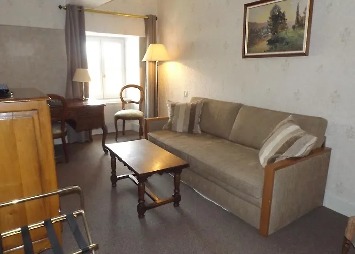 Chateau Des Monthairons Restaurant Gastromaison Privatif