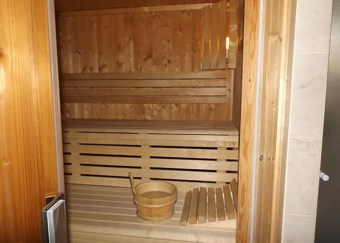 Chateau Des Monthairons Restaurant Gastromaison Privatif