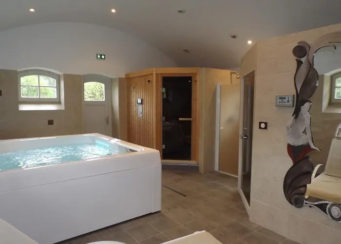 Chateau Des Monthairons Restaurant Gastromaison Privatif Ле-Монтэрон