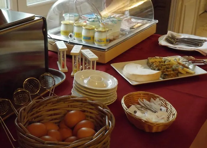 Chateau Des Monthairons Restaurant Gastromaison Privatif 4*