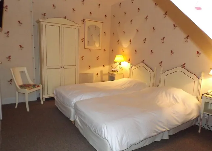 Chateau Des Monthairons Restaurant Gastromaison Privatif 4*