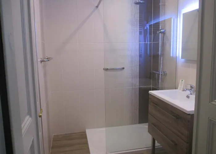 Отель Chateau Des Monthairons Restaurant Gastromaison Privatif