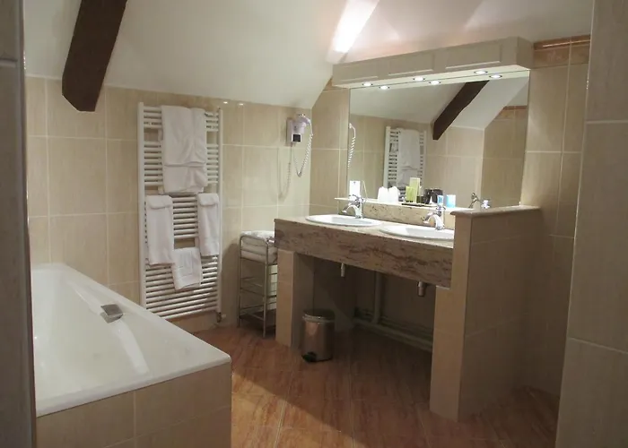 Отель Chateau Des Monthairons Restaurant Gastromaison Privatif 4*