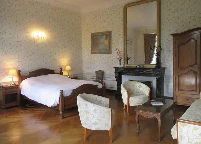 Отель Chateau Des Monthairons Restaurant Gastromaison Privatif 4*