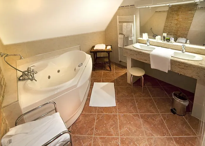 Chateau Des Monthairons Restaurant Gastromaison Privatif Отель