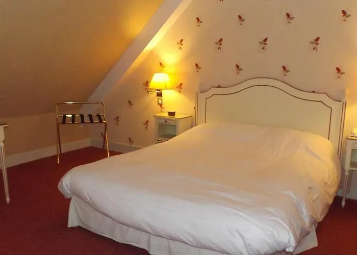 Отель Chateau Des Monthairons Restaurant Gastromaison Privatif